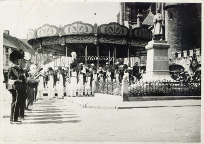 Visite au monument aux morts