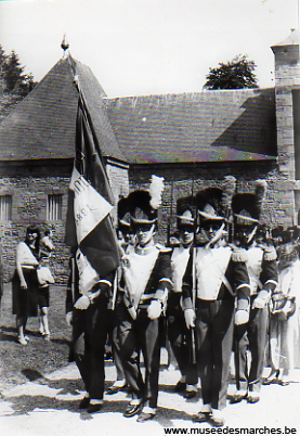 L'escorte au drapeau de Joncret