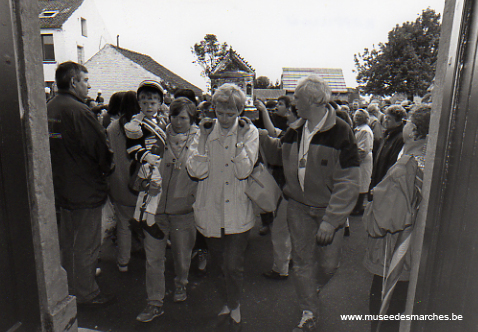 Rentrée de la châsse à l'église