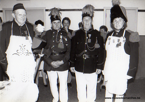 Médailles pour les plus anciens marcheurs