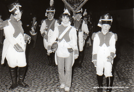 Escorte du drapeau de la jeunesse d'Hanzinne