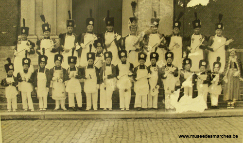 Les sapeurs des voltigeurs de la Saint-Jean