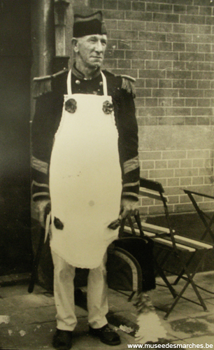 Sapeur d'Ham-sur-Heure avant la transformation des costumes