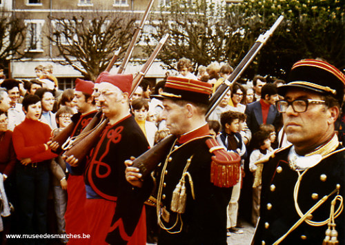 Zouaves de la compagnie de l'Association à Blois