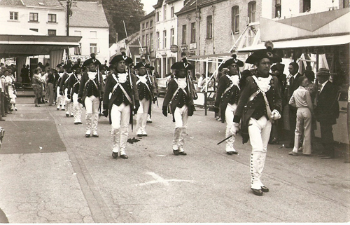 Le peloton des Volontaires Réunis de la Révolution Brabançonne
