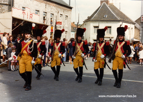 Saint-Pierre : dérène guilite en uniformes de gendarmes