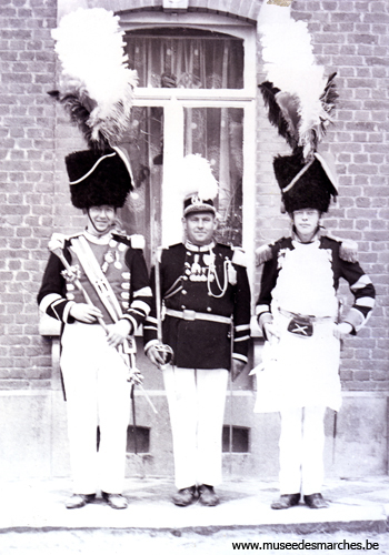 Tambour-major, adjudant et sergent-sapeur