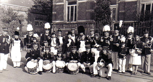 Le corps d'office et la batterie de la Saint-Jean