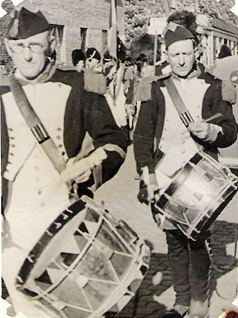 Les grenadiers après guerre