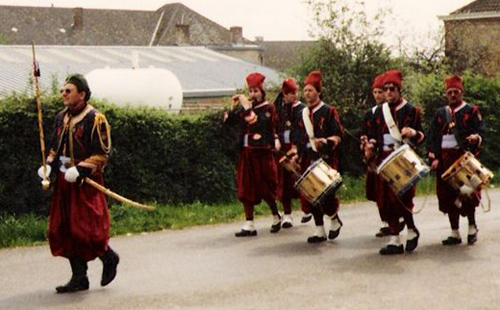 Les Zouaves en déplacement à Thuin