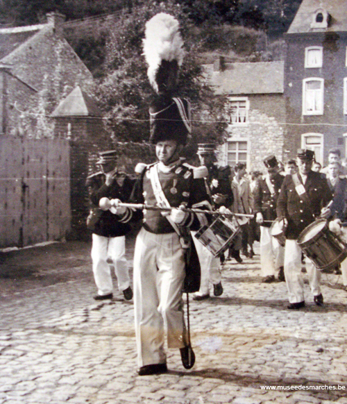 Tambour-major et sa batterie