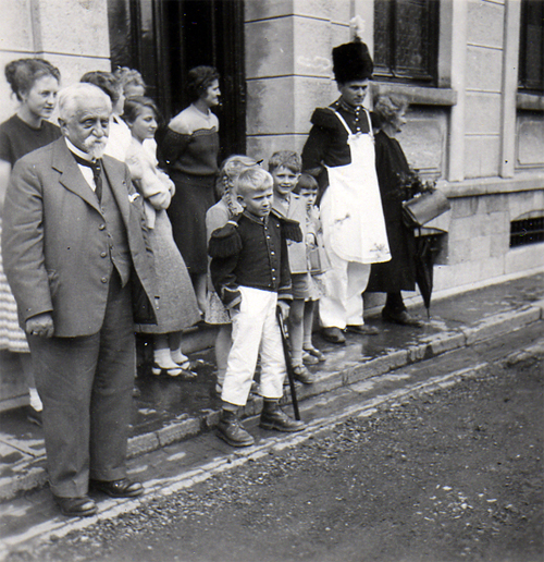 En attendant la compagnie