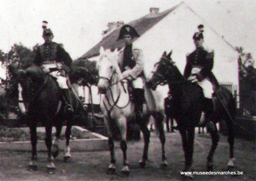 Napoléon et son escorte