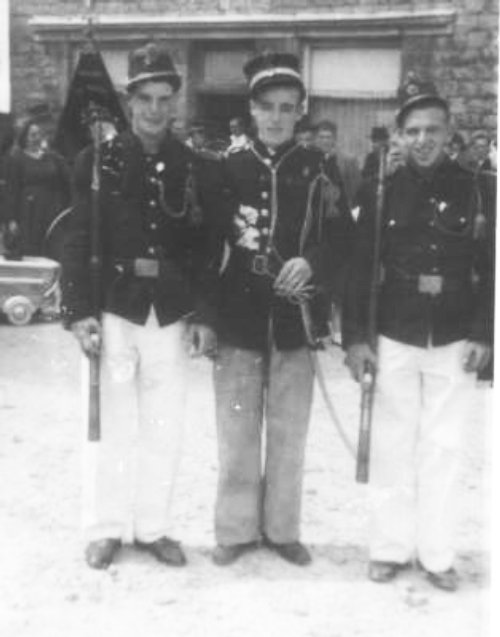 Un gendarme et deux voltigeurs