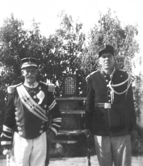 Tambour-major et gendarme