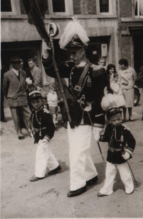 Petits officiers sous le drapeau